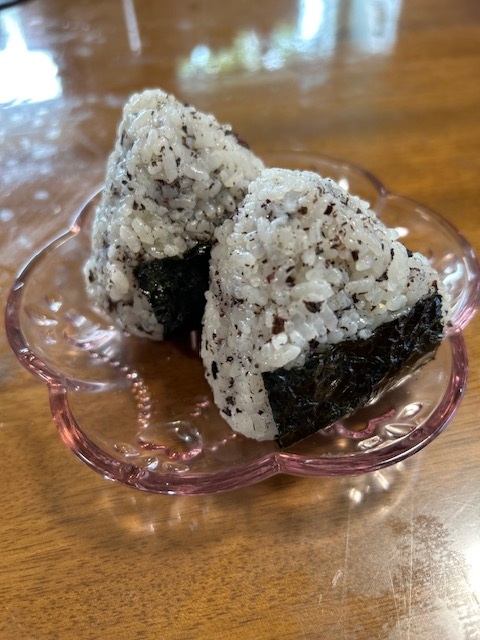 梅干しの赤しそで「ゆかりふりかけ」作り♪